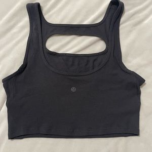 Black size 10 lululemon cropped tank perfect condition never worn